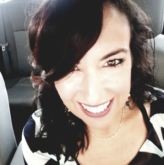Poshmark profile picture for @bedspread